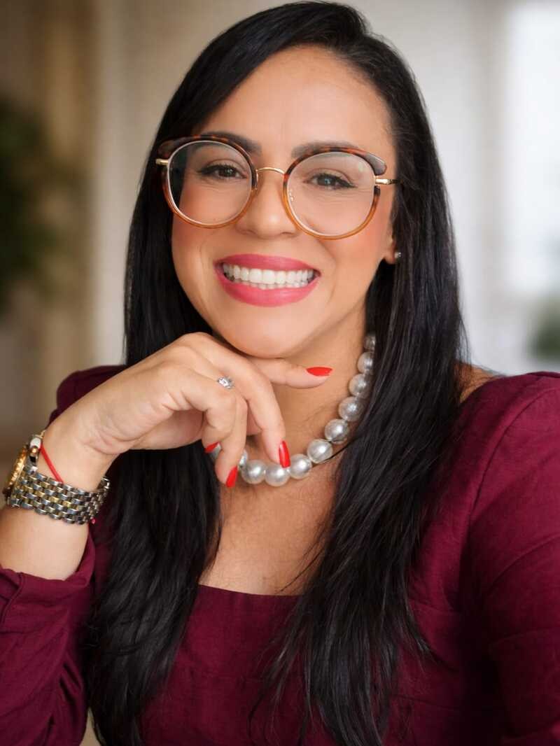 team-viviane Dra. Viviane, advogada parceira na assessoria jurídica da Tri Nidus